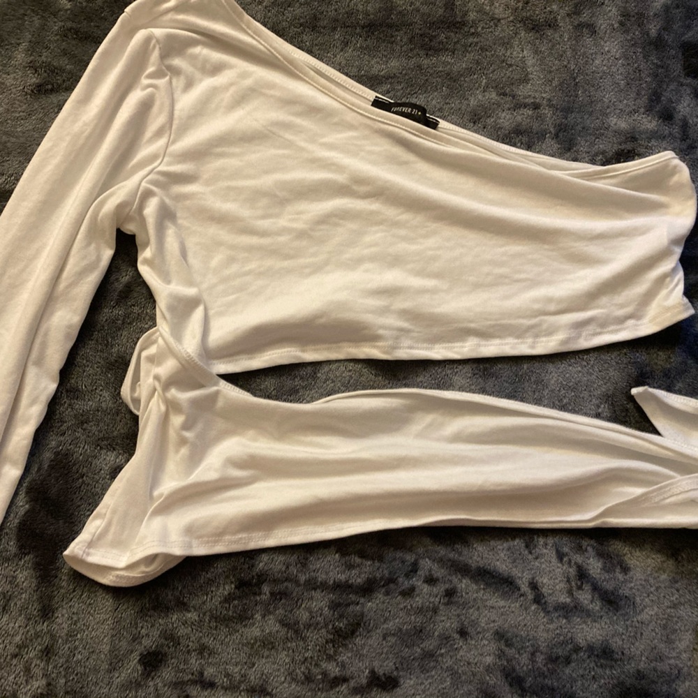 Forever 21 White Asymmetric Crop Top - Picture 1 of 2